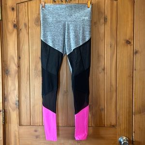 PINK Victoria’s Secret leggings